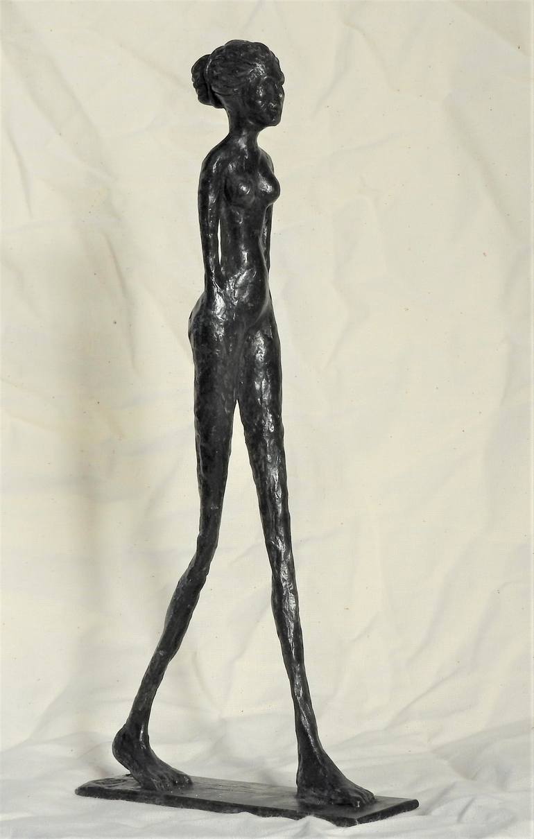Original Figurative Women Sculpture by Isabelle Biquet 