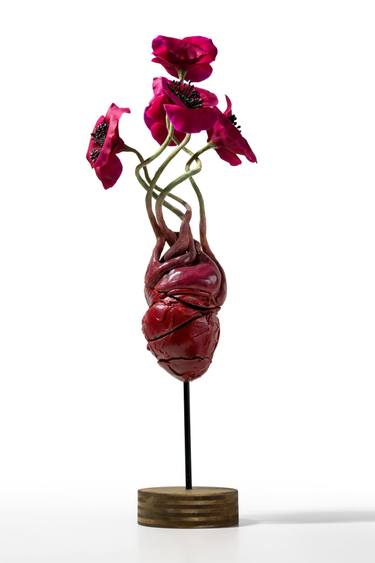 Original Symbolism Love Sculpture by Yuliia Khovbosha