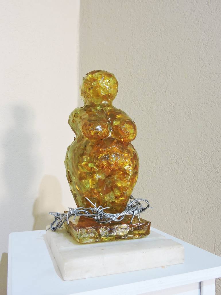 Original Contemporary Women Sculpture by Raquel Sarangello