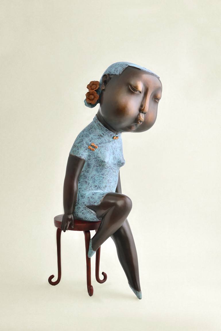 Original Art Deco Women Sculpture by Jiahui Wu