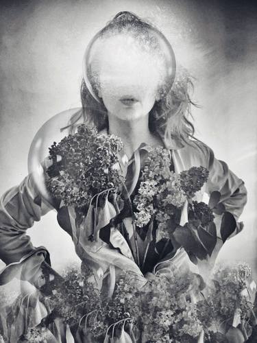 Original Conceptual Portrait Photography by Eliza Tsitsimeaua-Badoiu